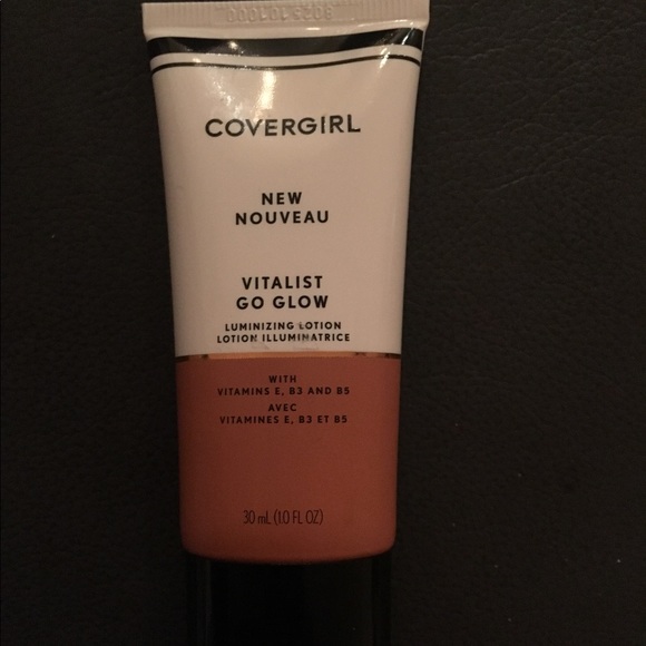 COVERGIRL Makeup New Covergirl Vitalist Go Glow Luminizing Lotion